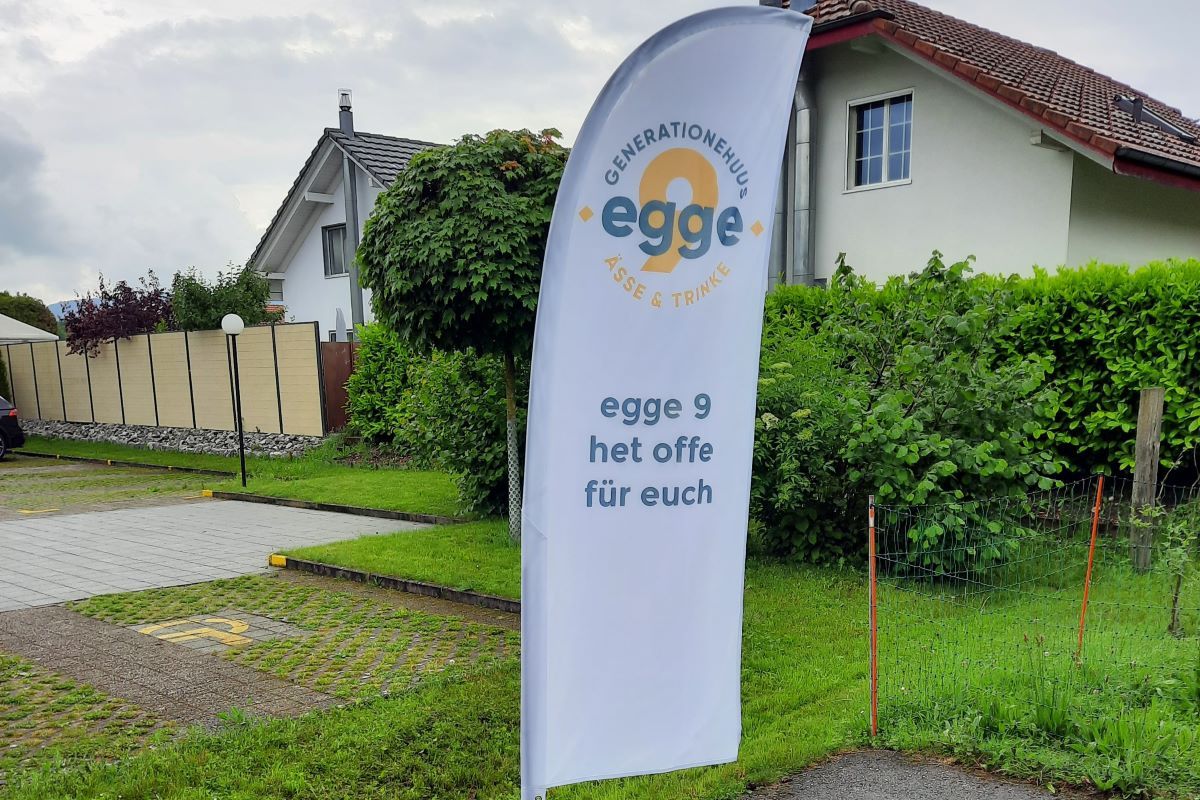 Beachflag Standard egge 9 Referenzen Sichtbar Beschriftung Belp